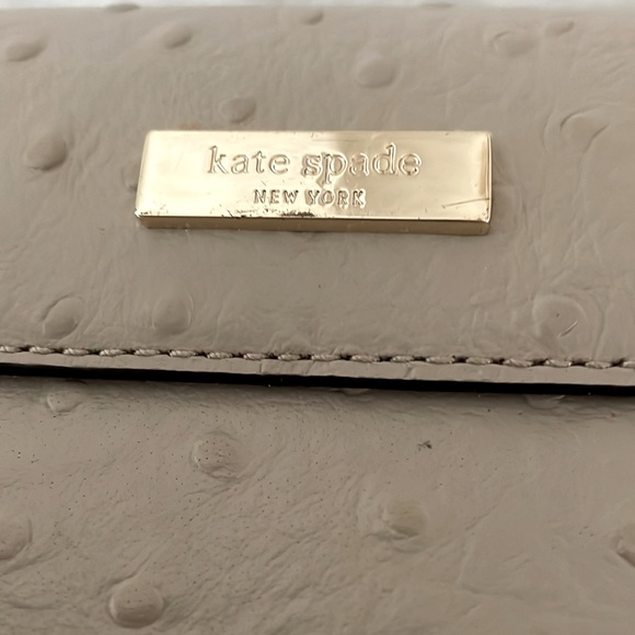 Kate Spade faux ostrich tan leather handbag. - Picture 2 of 6
